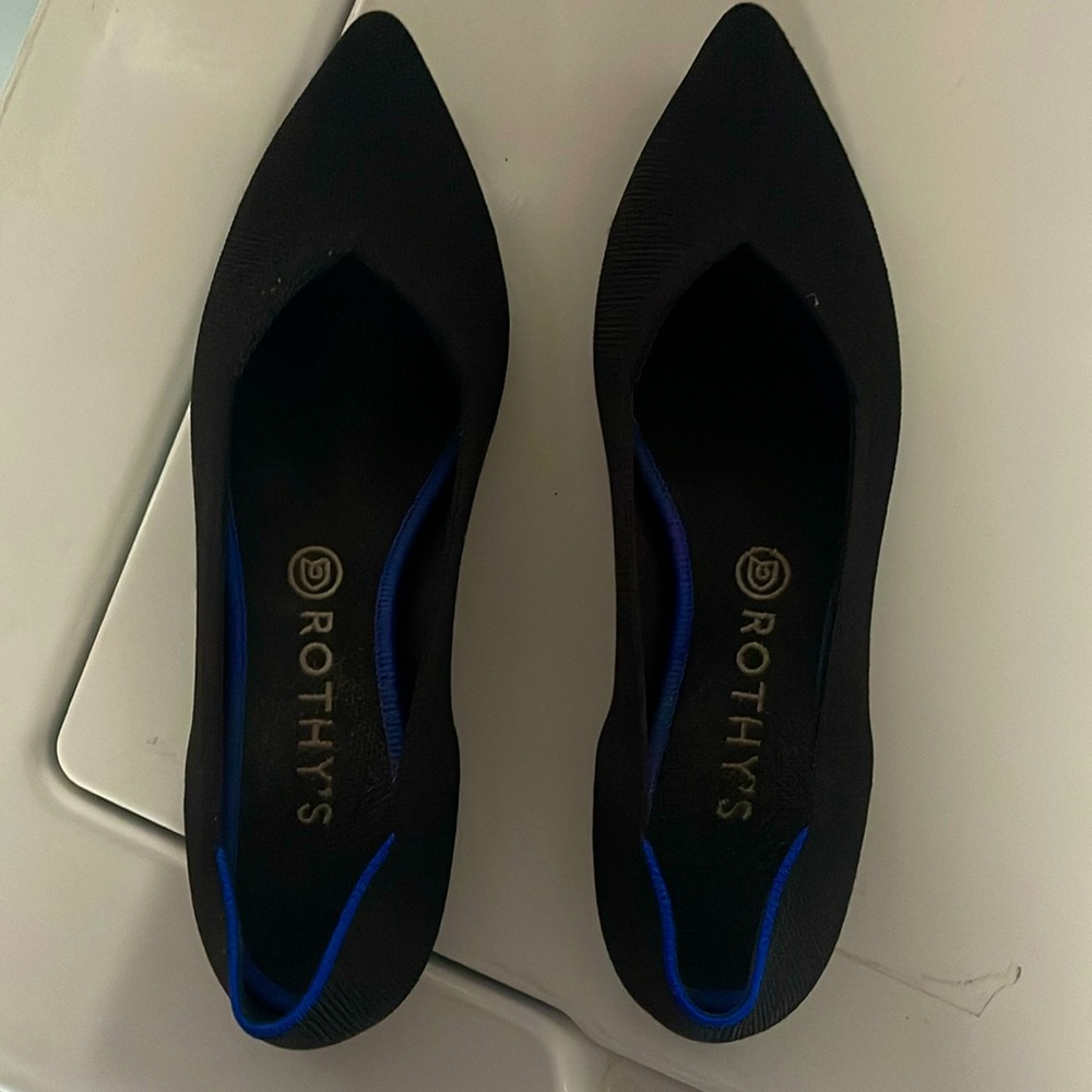 Women’s Rothy’s black The Point flats